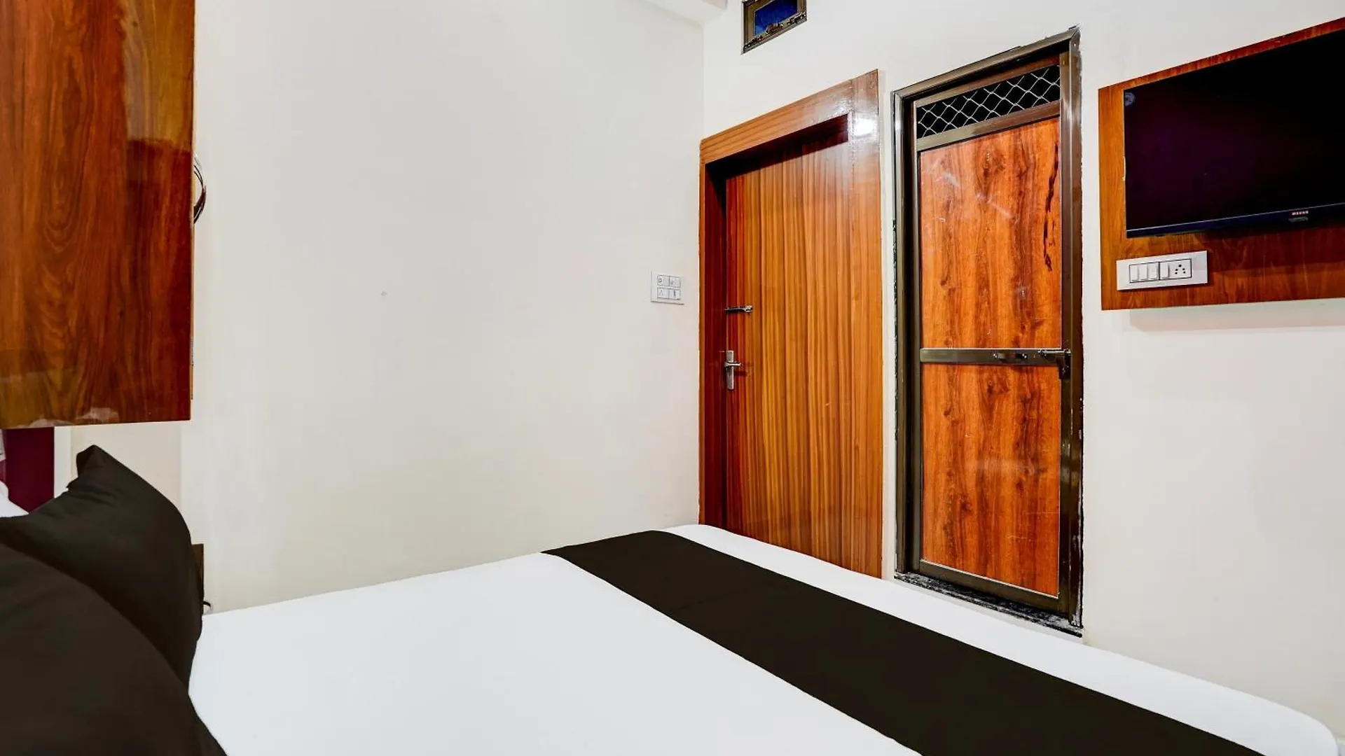 Hotel O Buddha Stay Inn Varanasi