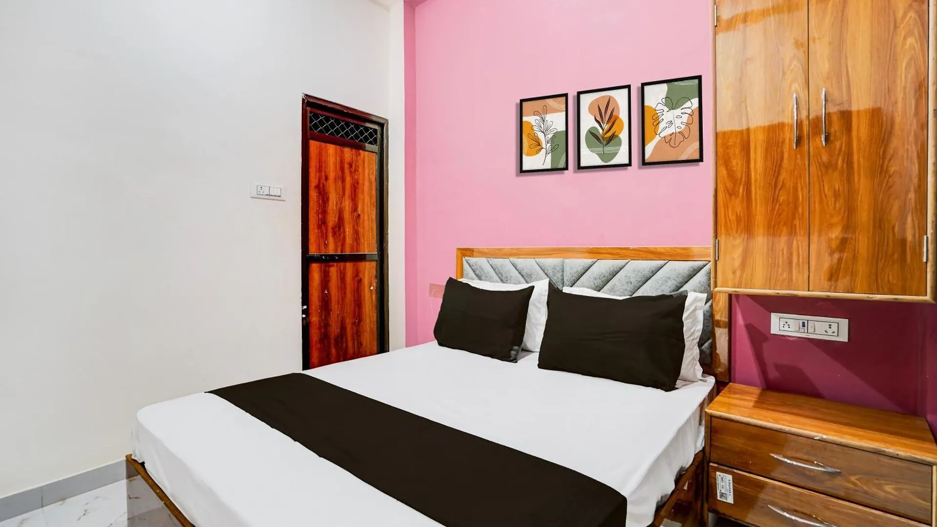 Hotel O Buddha Stay Inn Varanasi Indien